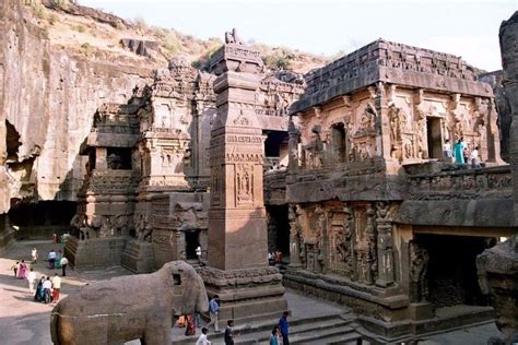  Ajanta Mağaraları: Hindistan Tarihinin En Derin İçlerine Bir Yolculuk!