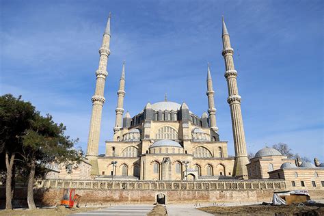 Xantener Domu: Tarihi Muhteşemliği ve Gotik Mimarisinin İncisi!